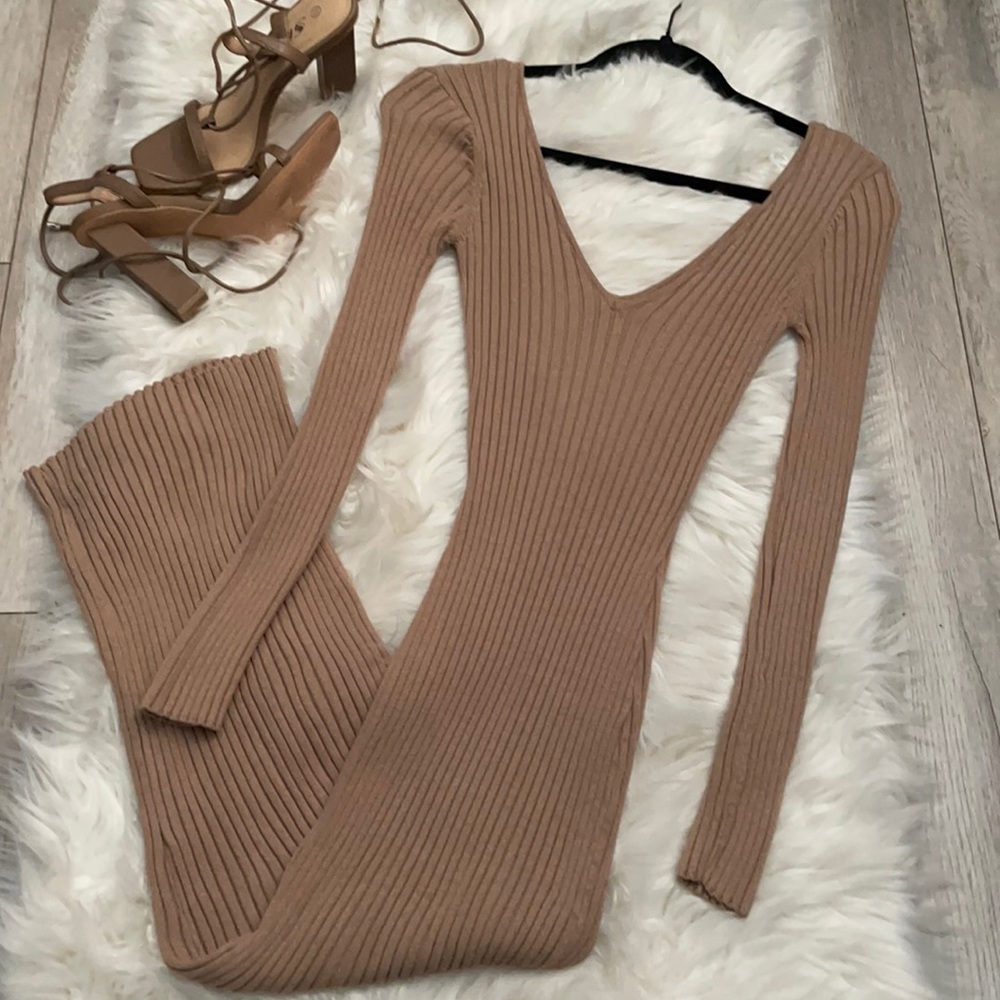 Forever 21 brown long sleeve dress.